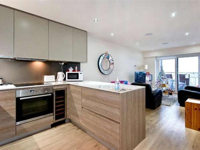 Flat for sale in Colindale, Greater London