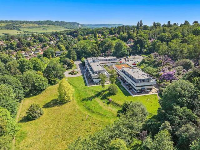 Flat for sale in Pachesham Park, Surrey