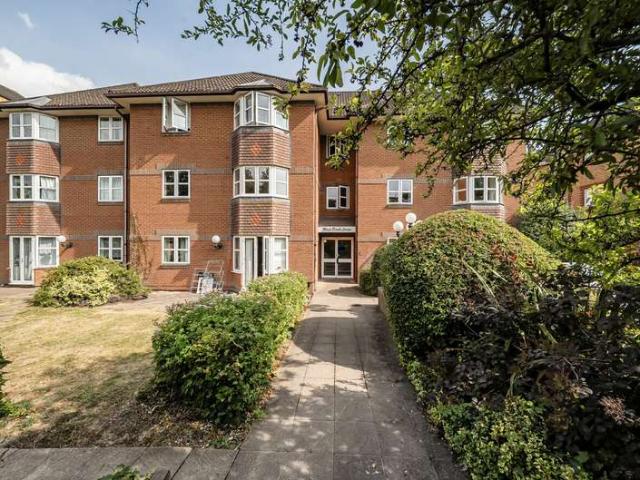 Flat for sale in Westwood Park, City Of Southampton