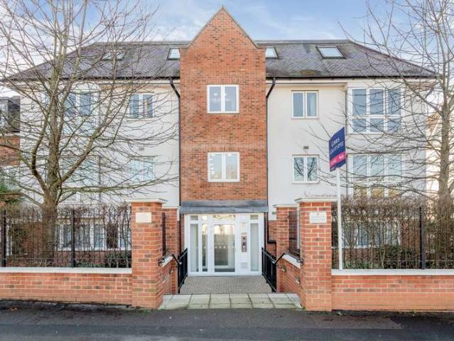 Flat for sale in Greater London