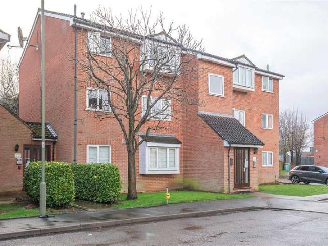 Flat for sale in London Borough of Barnet, Greater London