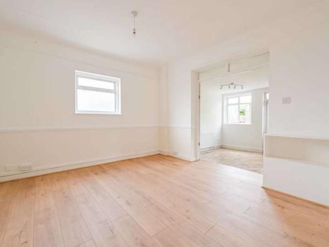 Flat for rent in Walthamstow, Hale End