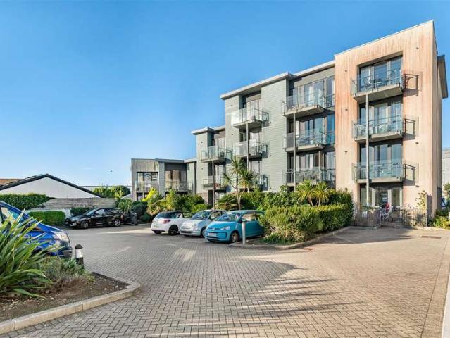 Flat for sale in Newquay, Cornwall