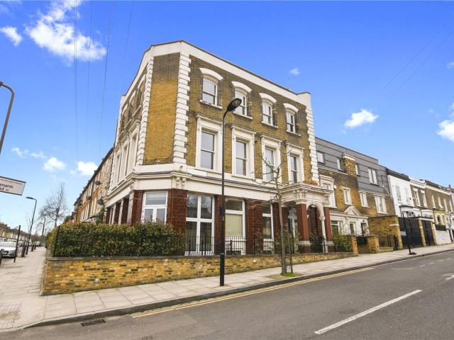 Apartment for rent in Clapton Park, Greater London