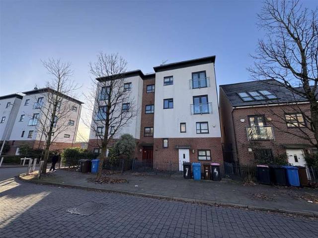 Flat for sale in Salford, Greater Manchester