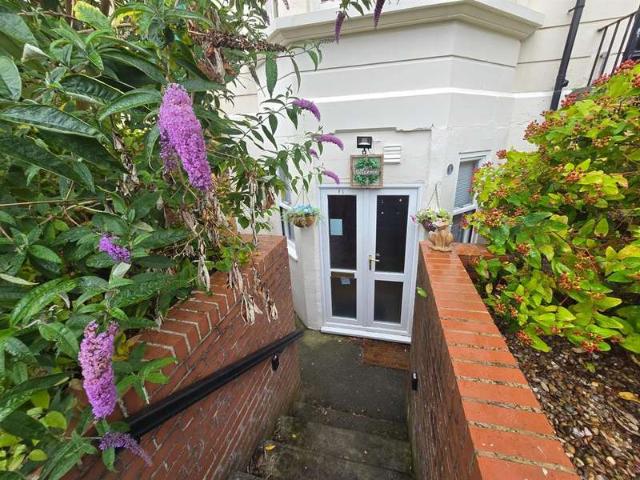 Flat for rent in Scarborough, South Cliff
