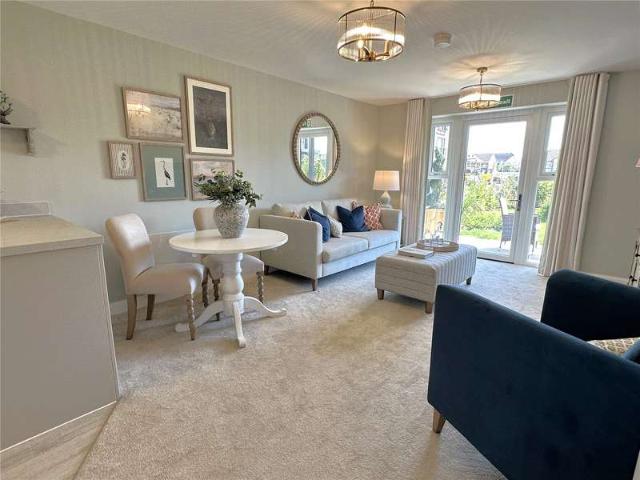 Flat for sale in Crumbles, Eastbourne