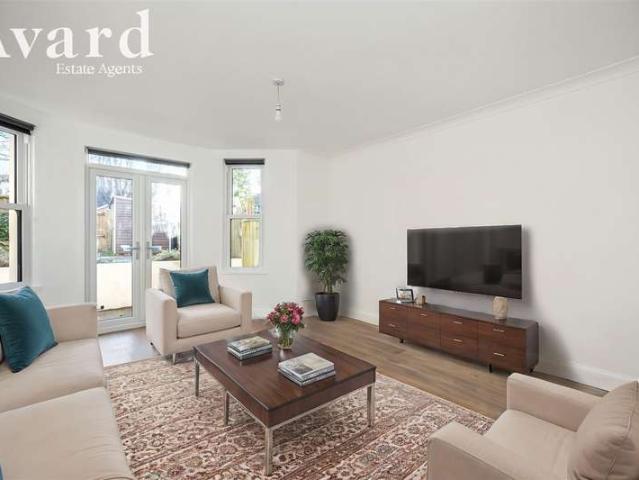 Flat for sale in Round Hill, Brighton & Hove