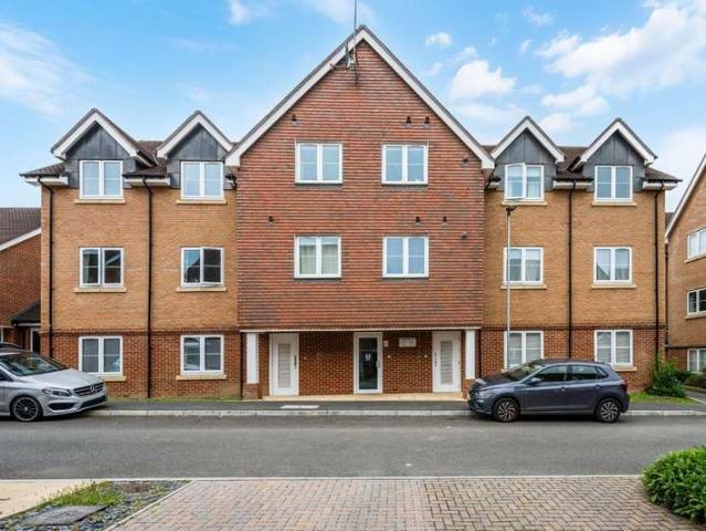 Flat for sale in Ewell, Surrey