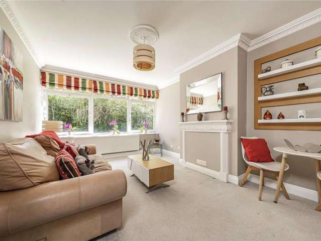 Flat for sale in Southfields, Greater London