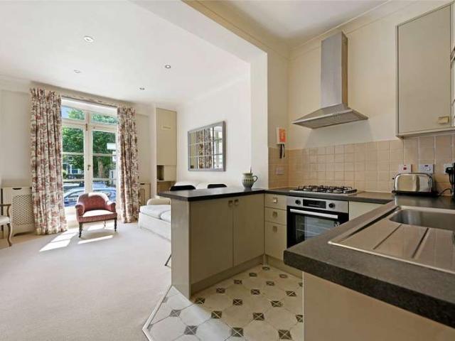 Flat for sale in Brook Green, Greater London