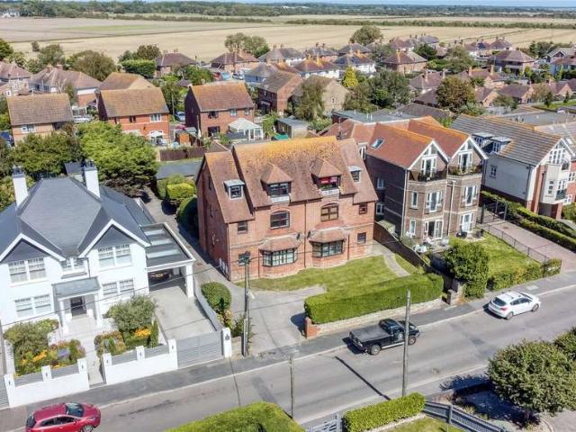 Flat for sale in Milford-on-Sea, Ashurst Bridge