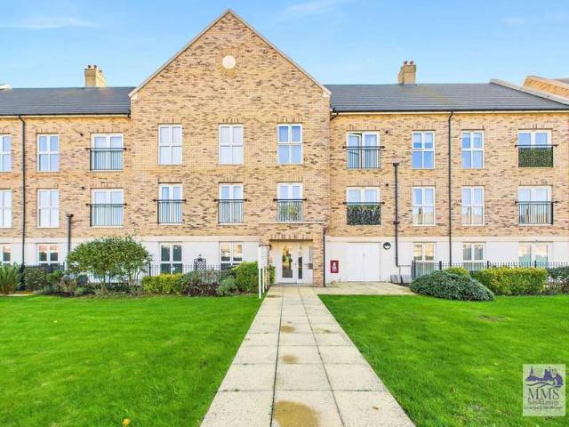 Flat for sale in Regent Quay, Oad Street