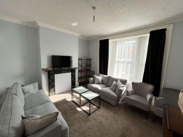 Apartment for rent in Cattedown, Mount Wise