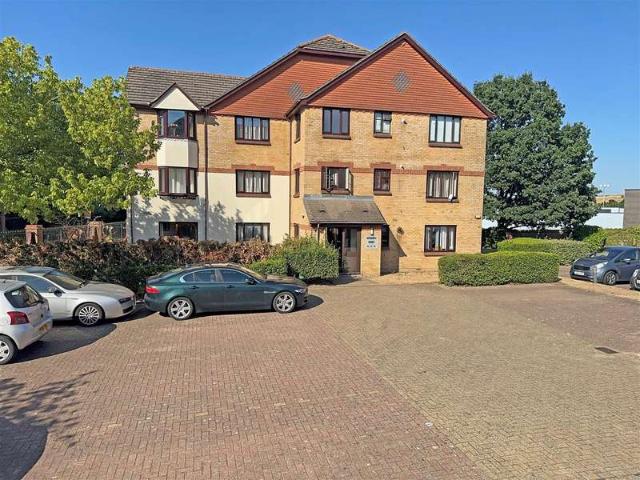 Flat for sale in Red Hill, Surrey