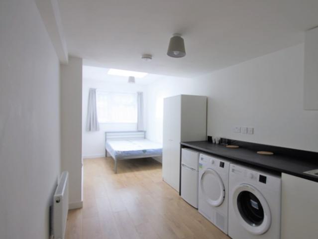 Apartment for rent in Dollis Hill, Greater London
