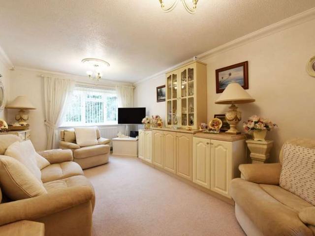 Flat for sale in Kingswinford, Dudley