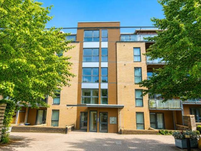 Flat for sale in Feckenham, City Of Bristol