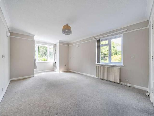 Flat for sale in Sandown Park, Kent