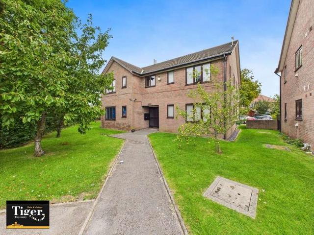 Flat for sale in Cabus, Lancashire