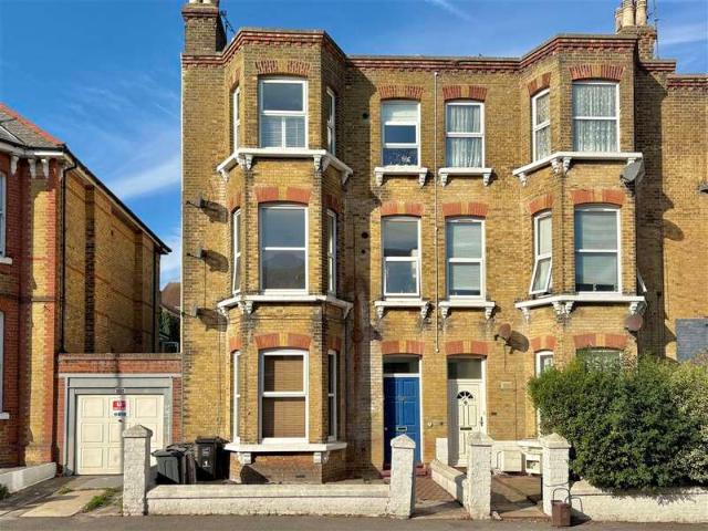 Flat for sale in Cliftonville West, Thanet