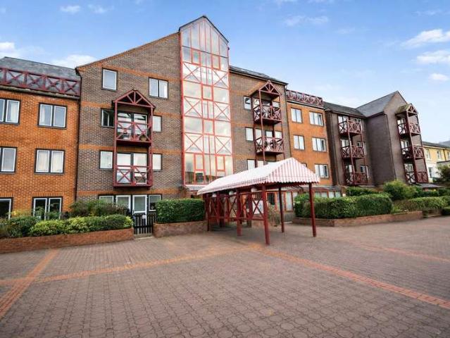 Flat for sale in Guildford Park, Westborough