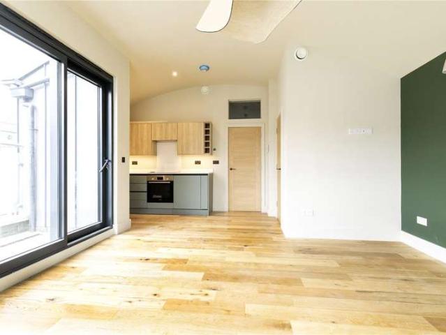Flat for sale in Shoreditch, Greater London