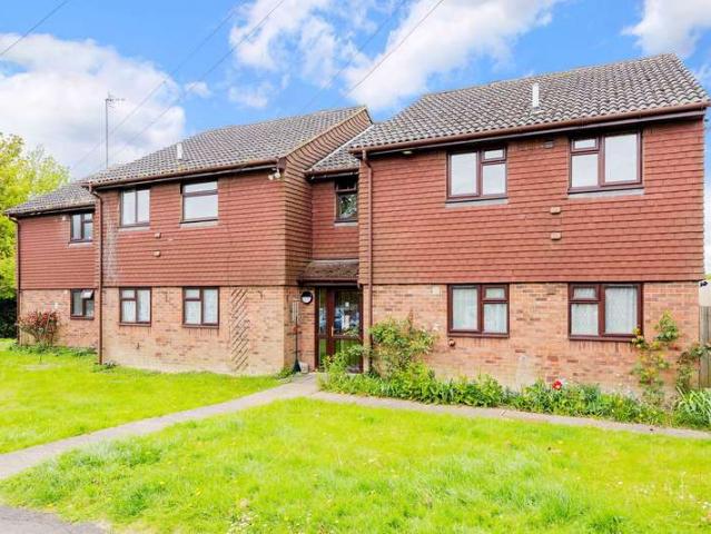 Flat for sale in Hillview, Surrey