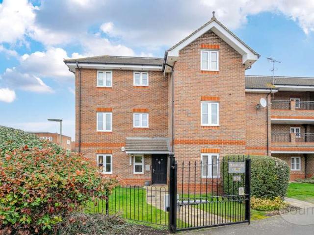 Flat for sale in Blackhills, Surrey