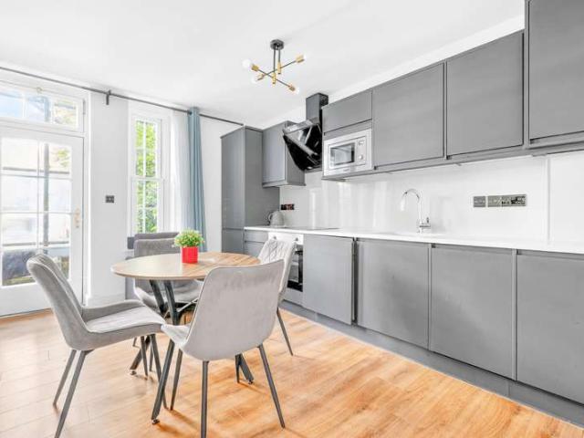 Flat for sale in Dartmouth Park, Greater London