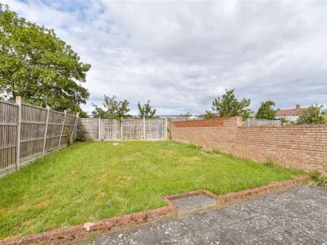 Flat for sale in London Borough of Croydon, Greater London