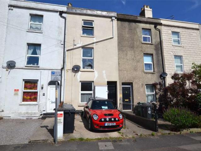 Flat for sale in Gloucester, Gloucestershire