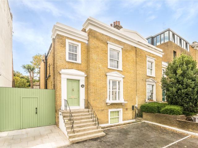 Apartment for rent in Westborough, Surrey