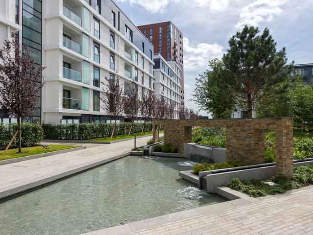 Flat for sale in London Borough of Lambeth, Greater London
