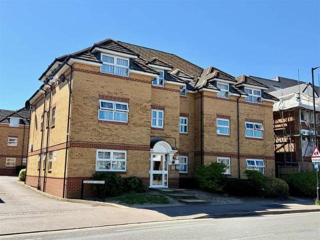 Flat for sale in Slough