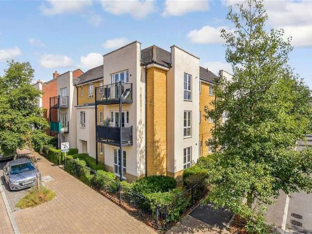 Flat for sale in Godinton Park, Bridgefield