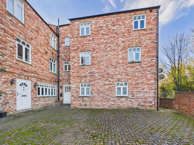 Flat for sale in Norton-on-derwent, North Yorkshire
