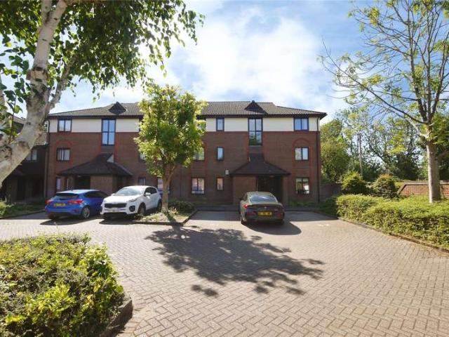 Flat for sale in Hutton, Navestock Side