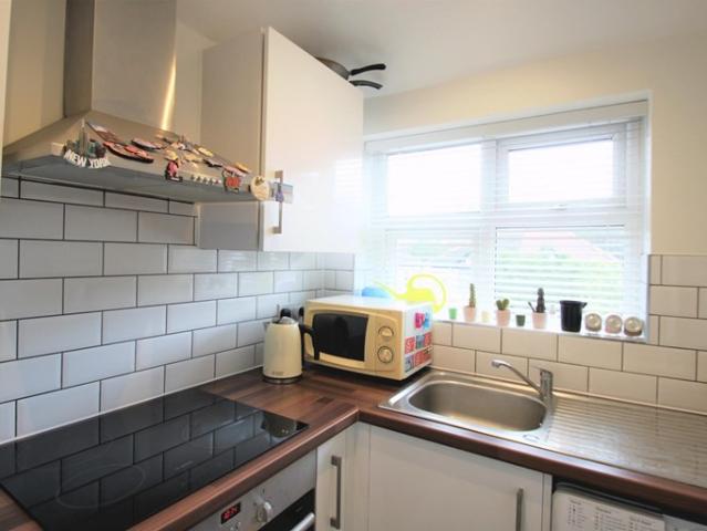 Apartment for rent in London Borough of Ealing, Park Royal
