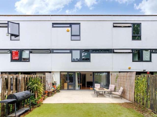 Flat for sale in Gospel Oak, Greater London