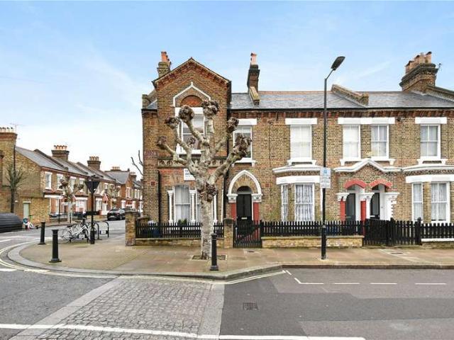 Flat for sale in Kensal Town, Greater London