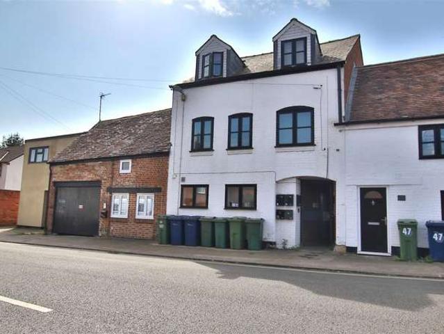 Flat for sale in Tewkesbury, Pamington