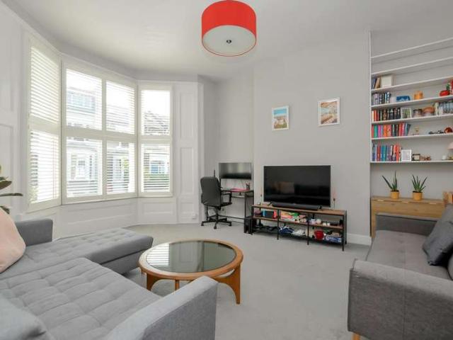 Flat for sale in West Hackney, Upper Clapton