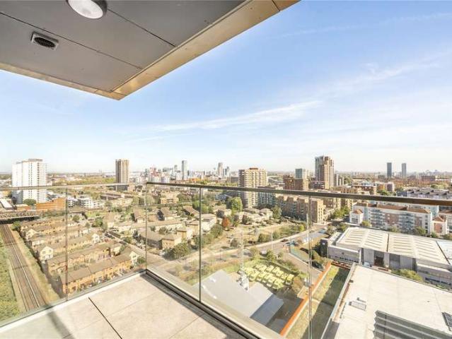 Flat for sale in Bromley-by-Bow, Greater London
