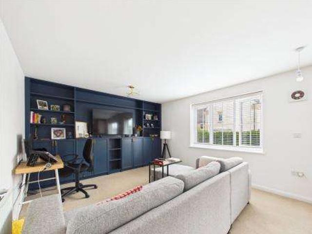 Flat for sale in Keynsham, West of England