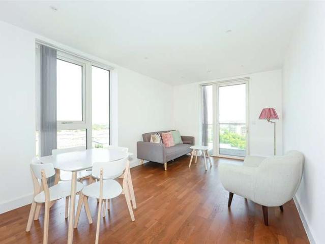 Flat for sale in Glyndon, Greater London