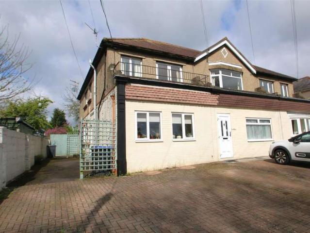 Flat for sale in Salisbury, Wiltshire