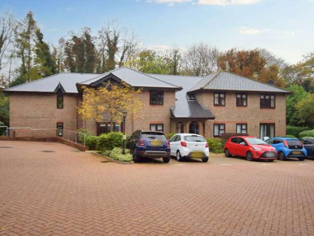 Flat for sale in Sevenoaks, The Butts