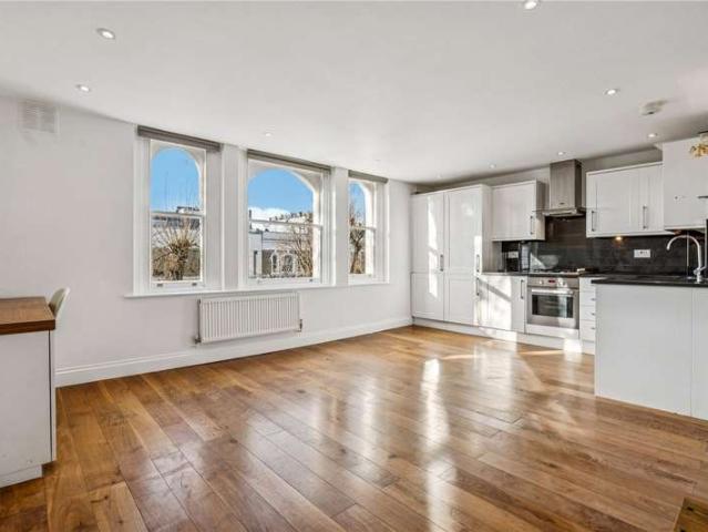 Flat for sale in Maida Hill, Greater London