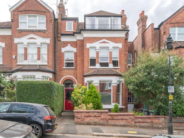 Flat for sale in London Borough of Haringey, Greater London